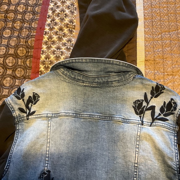 Jean jacket, one of a kind - Picture 7 of 9